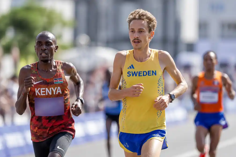 Tesfu dertigste op halve marathon, Almgren pakt wereldtitel in Kopenhagen