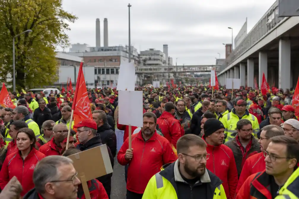Tienduizenden protesteren in Duitsland voor behoud van industriebanen