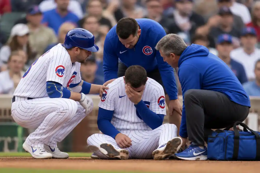 Cubs-honkballer Alex Bregman naar ziekenhuis na foutslag ploeggenoot