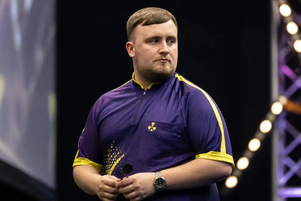 Uitgefloten Luke Littler meldt zich af voor EuroTour in Maastricht