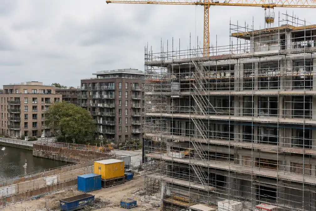 Woonbond steunt actieplan woningbouw, maar hekelt rekening voor huurders