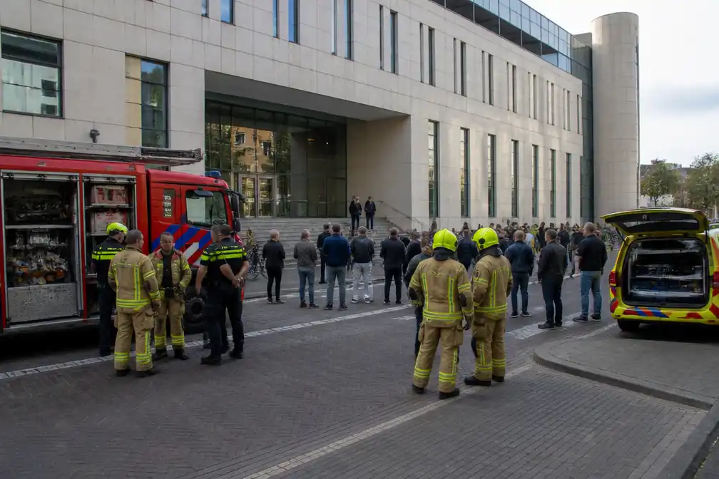 Rechtbank Zwolle ontruimd na brand in parkeergarage tijdens hoger beroep Van Eerd