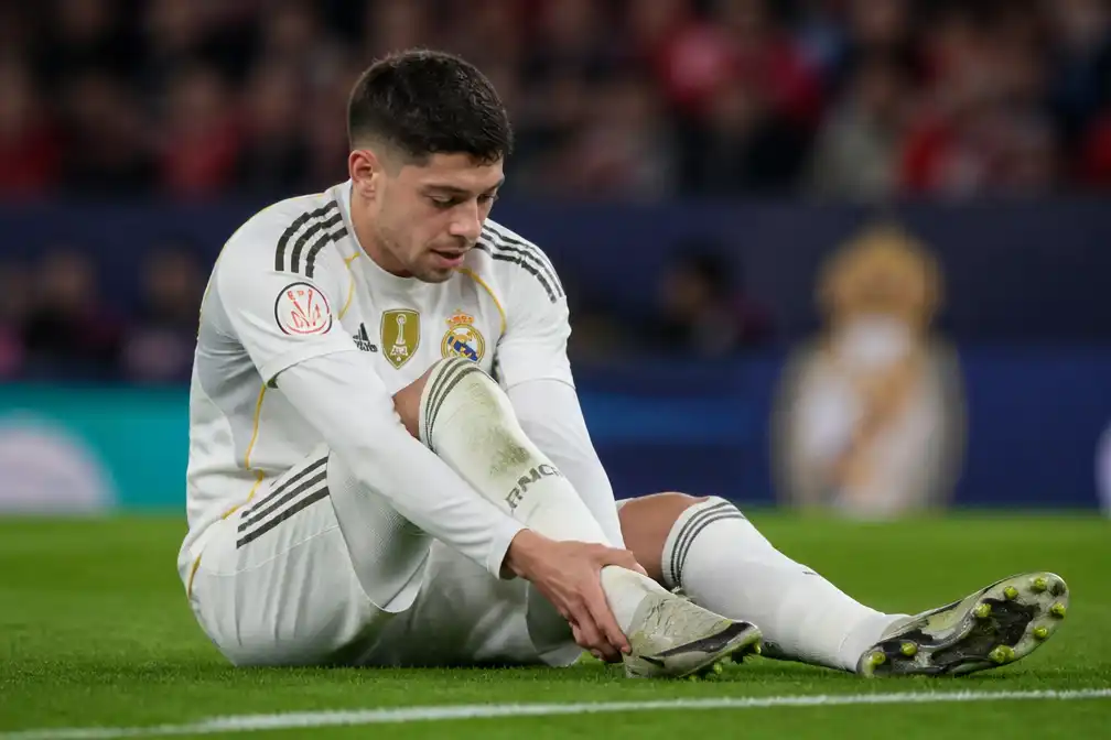 Real Madrid-aanvoerder Valverde verstuikt linkerenkel in derby