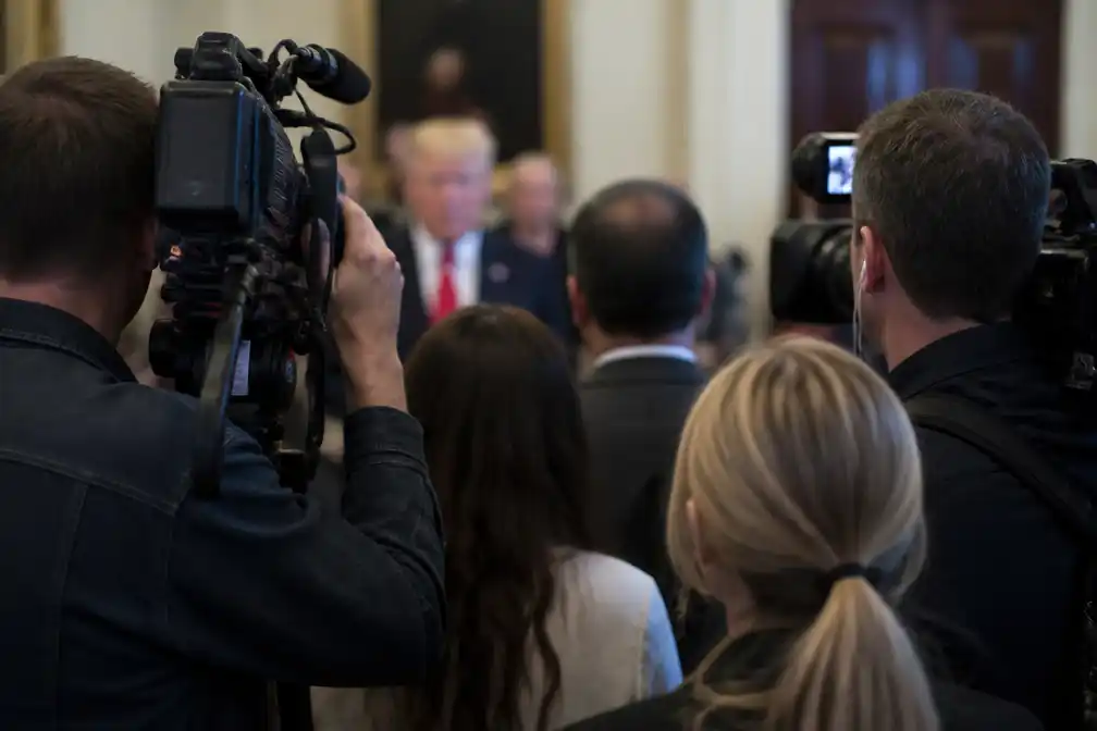 Podcast Praat mee met AD debatteert over pers, Trump en het gevaar voor de democratie
