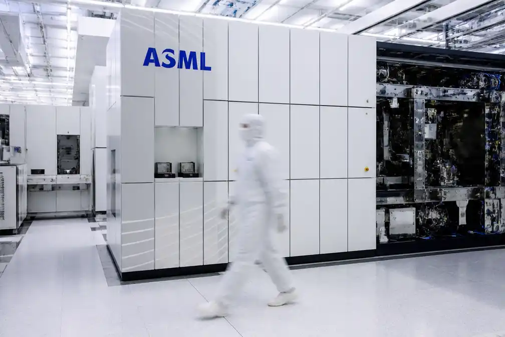 ASML verkoopt geen chipmachines in Europa, zegt bestuurder Heemskerk