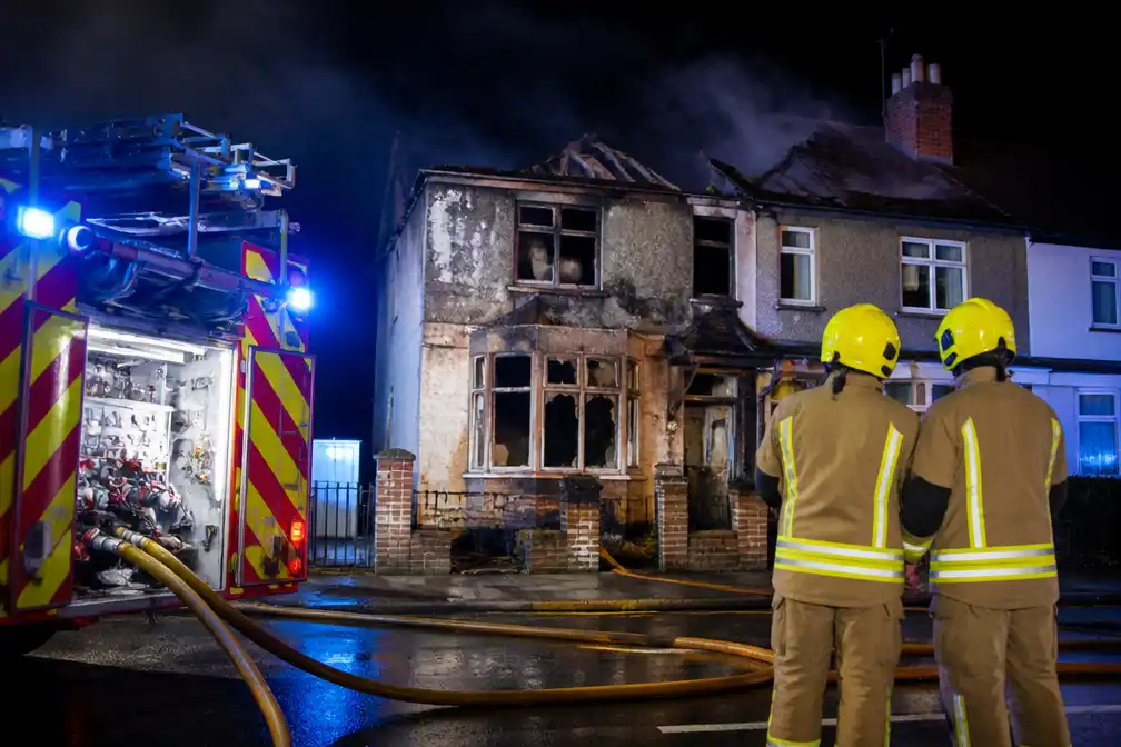 Vier doden bij woningbrand in Bootle, meldt brandweer Merseyside