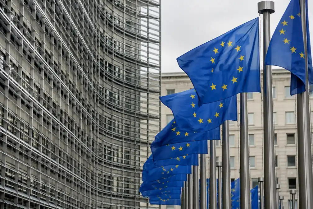 EU-ambassadeurs op nippertje eens over verlenging sancties, twee miljardairs van lijst