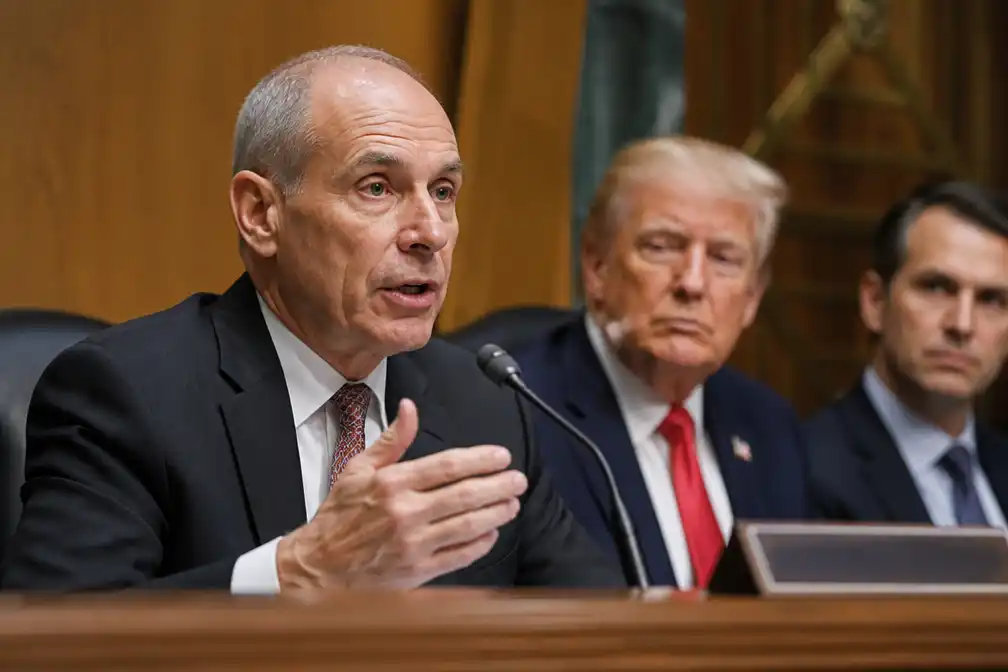 Republikeinse senator Curtis wil onderzoek naar zakenleven familie Trump