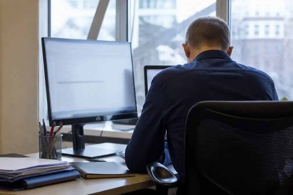OM verdenkt Amsterdamse ambtenaar van lekken persoonsgegevens naar criminelen