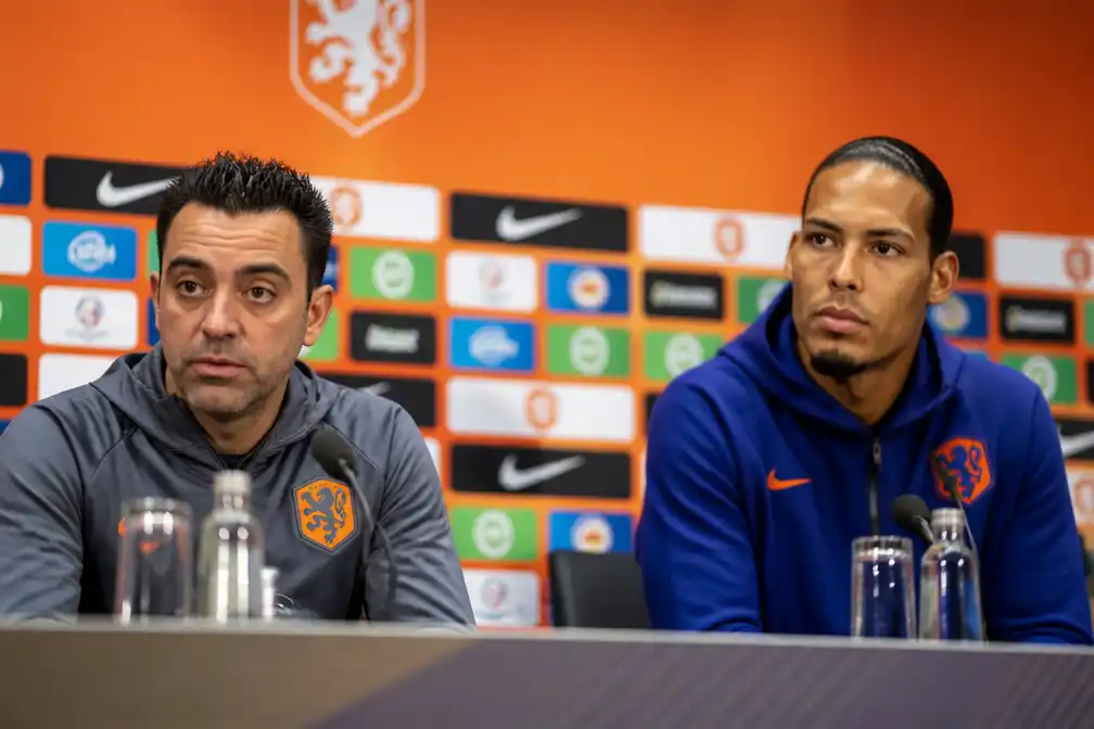 Xavi en Van Dijk blikken vooruit op Nations League-duel met Duitsland