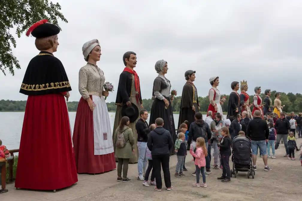 Dijk92 verzamelt 65 reuzen aan het Donkmeer in Berlare op 26 en 27 september