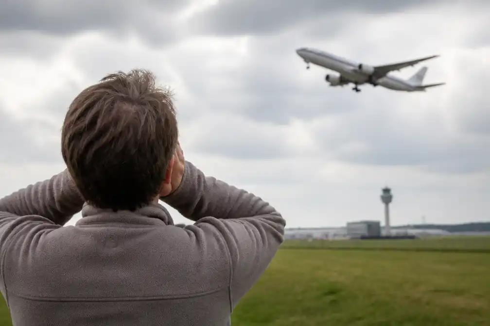 Advies aan kabinet: maak excuses aan omwonenden van Schiphol