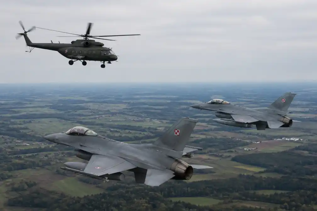 Nato-jets in de lucht nadat Russische helikopter Pools luchtruim schond, zegt Polen