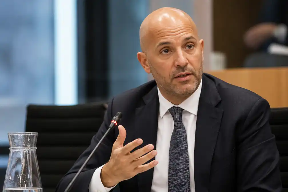 Burgemeester Marcouch van Arnhem bezorgd over politieke aansturing politie