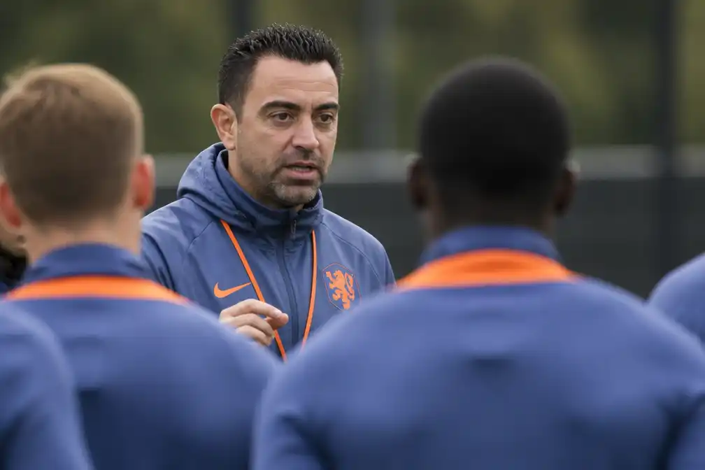 Xavi Hernández debuteert als bondscoach van Oranje tegen Duitsland