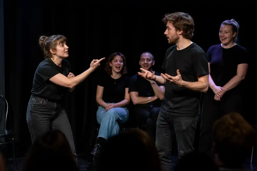 Antwerpse improgroep FNØRK brengt Vlaamse scene samen in Kavka met FNØRK & FRIENDS