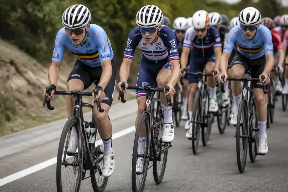 Noval in kopgroep met Belg Sander Willems bij WK-wegrit voor junioren