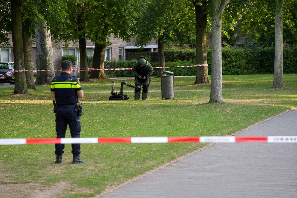 Politie zet parkje aan Kortonjolaan in Eindhoven af na vondst explosief