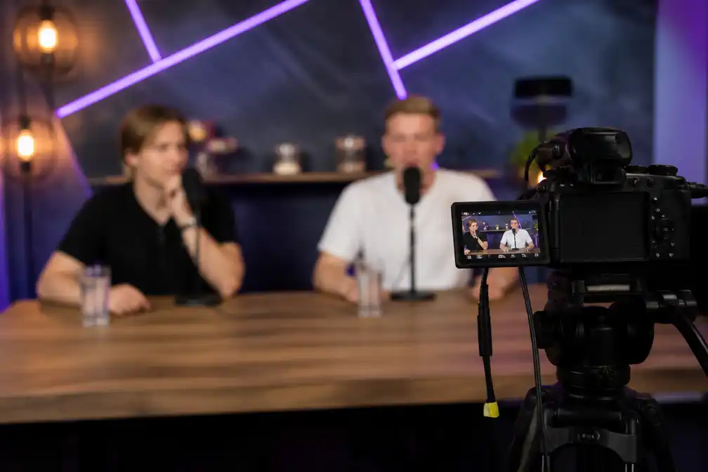 YouTube-kanaal Roddelpraat opnieuw in opspraak wegens vrouwenhaat