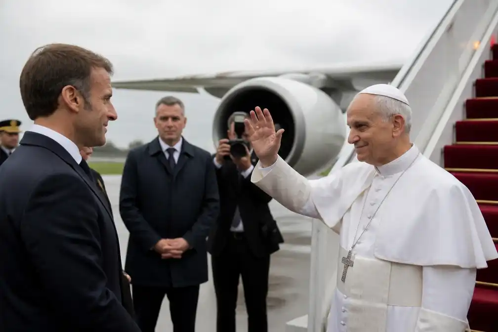 Paus Leo rondt vierdaags bezoek aan Frankrijk af en vertrekt vanuit Metz naar Rome
