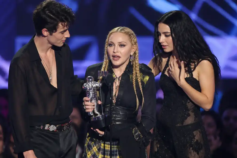 Madonna (68) lijkt verward bij VMA's: 'Ik weet niet waarvoor deze prijs is'