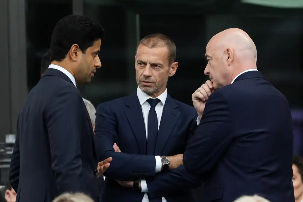 PSG-baas en UEFA-voorzitter sturen verkapt signaal naar FIFA's Infantino in Kopenhagen