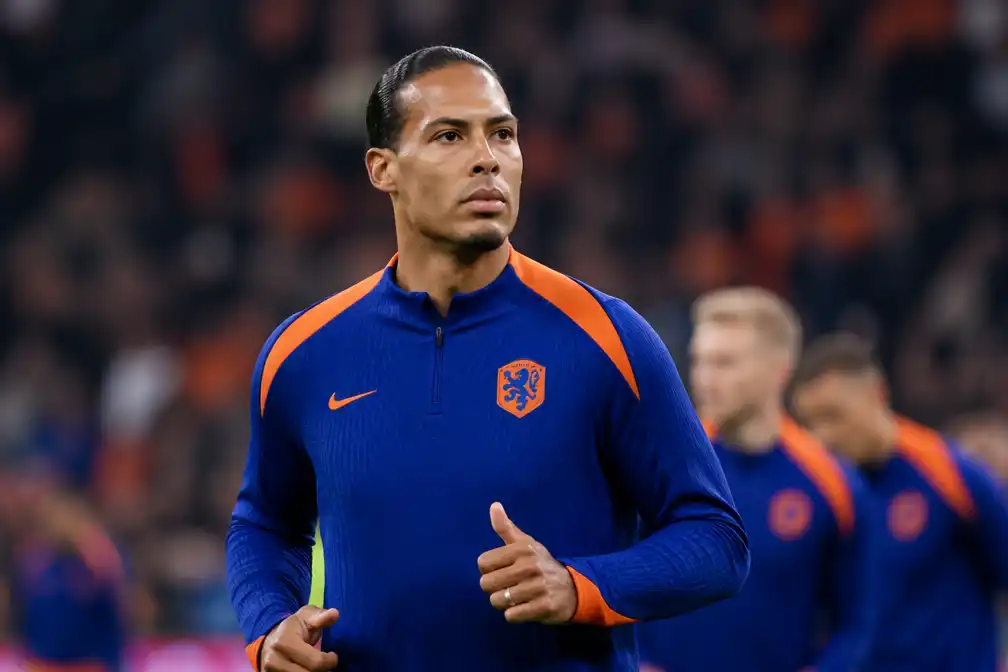 Van Dijk bereid bij nood rechts centraal te spelen voor Oranje