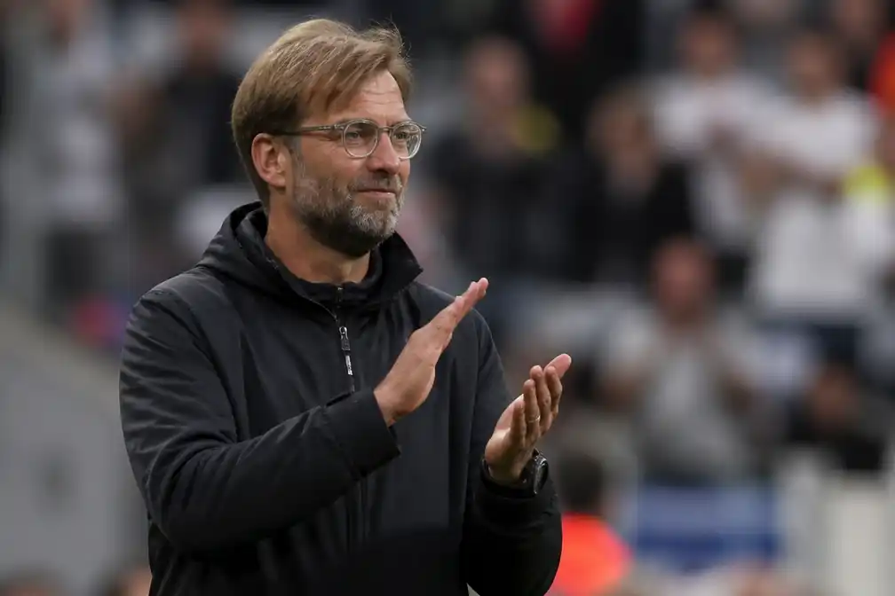 Duitsland verslaat Servië met 2-0 in München, eerste zege onder Klopp