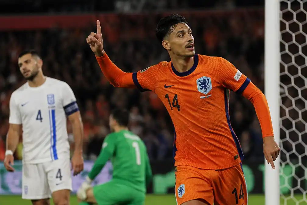 Reijnders redt Nederland in slotfase: 2-2 tegen Griekenland in Nations League