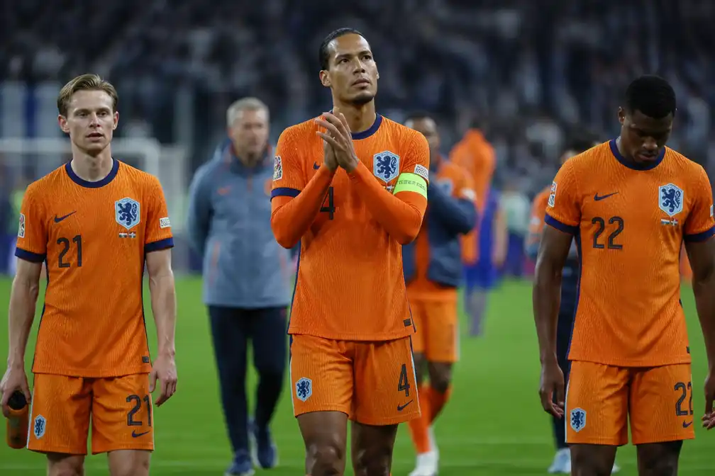Oranje voorkomt eerste nederlaag in Nations League met 2-2 bij Griekenland