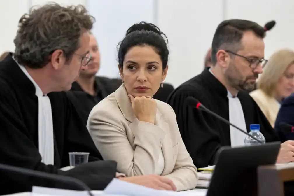 Advocaten van Sihame El Kaouakibi vragen vrijspraak op tweede dag van fraudezaak