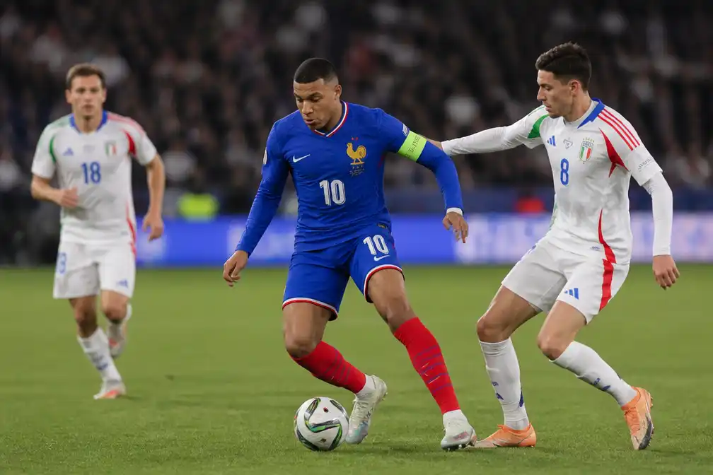 Frankrijk speelt 1-1 tegen Italië in Nations League onder Zidane