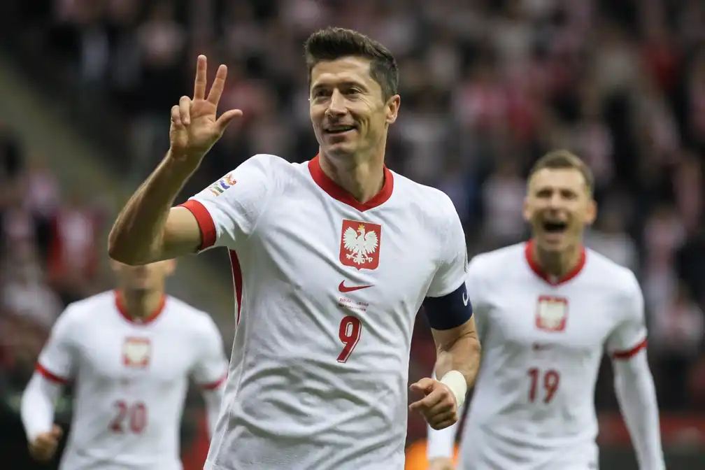 Polen verslaat Roemenië met 6-0 in Nations League, hattrick Lewandowski