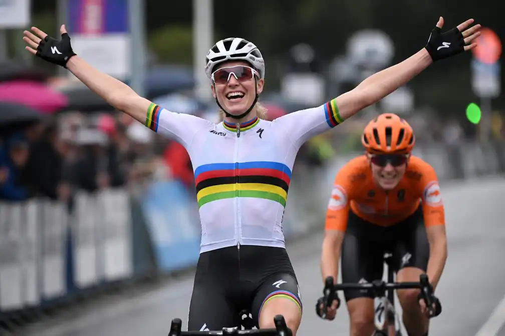 Demi Vollering verlengt Europese titel op EK in Slovenië