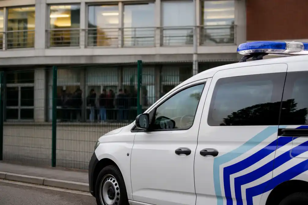 Drie minderjarigen opgepakt na valse bommelding in Niel