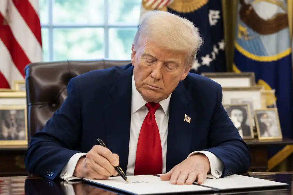 Trump maakt belastingvrije rode diesel in VS voor iedereen beschikbaar
