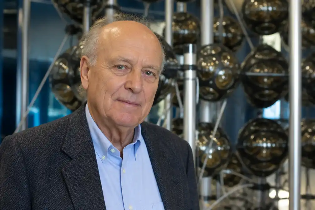 Belgische wetenschapper Francis Halzen wint Nobelprijs voor Natuurkunde 2026