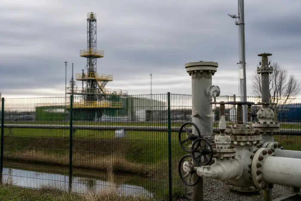 NAM keert 1,43 miljard euro uit aan Shell en ExxonMobil en zakt onder kapitaalgrens