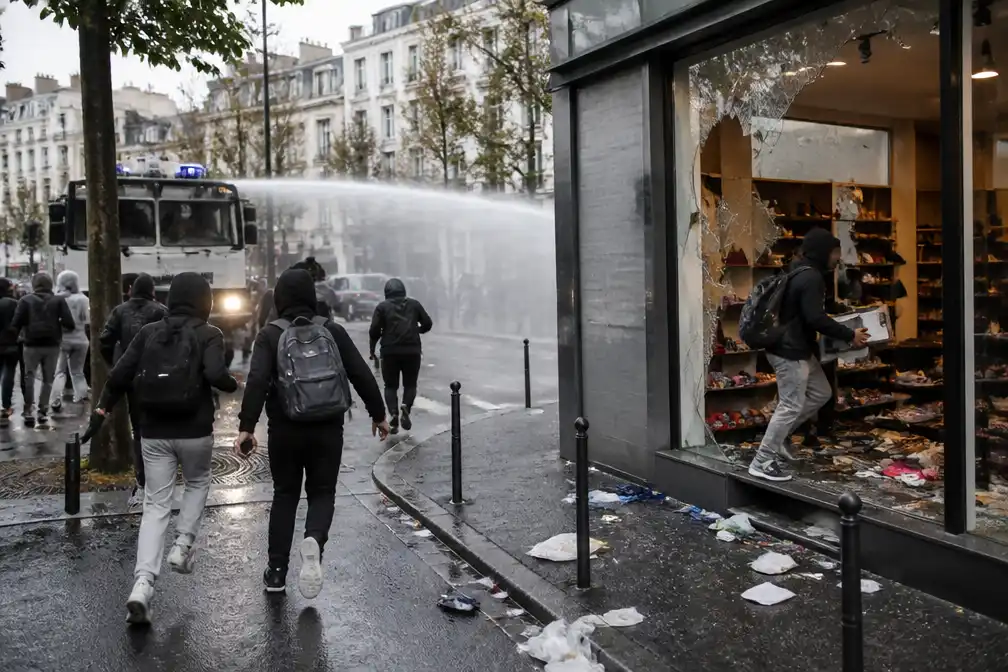 Scholierenprotest in Luik loopt uit op rellen: winkels geplunderd, 32 opgepakt
