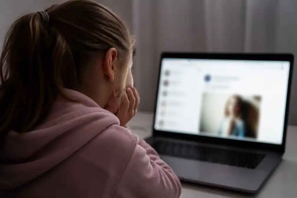 Kinderrechtenorganisaties eisen permanente wetgeving tegen onlinekindermisbruik