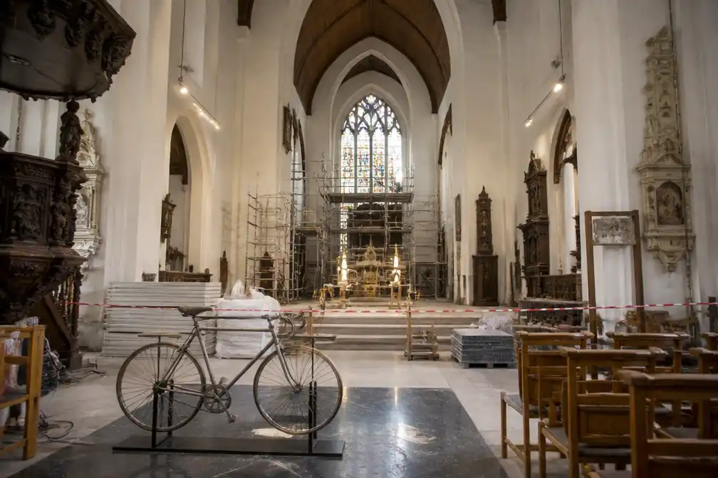 Restauratie interieur Sint-Martinuskerk in Onkerzele hervat na drie jaar stilstand