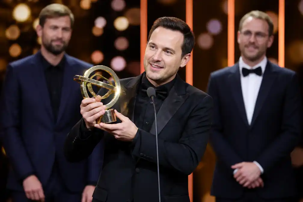 Jan Versteegh wint Televizier-Ring Presentator in Amsterdam