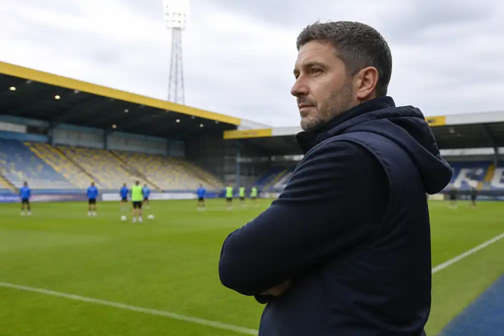 Beveren ontvangt Lommel in duel der promovendi; Johnson wil 'Fort Freethiel' veroveren