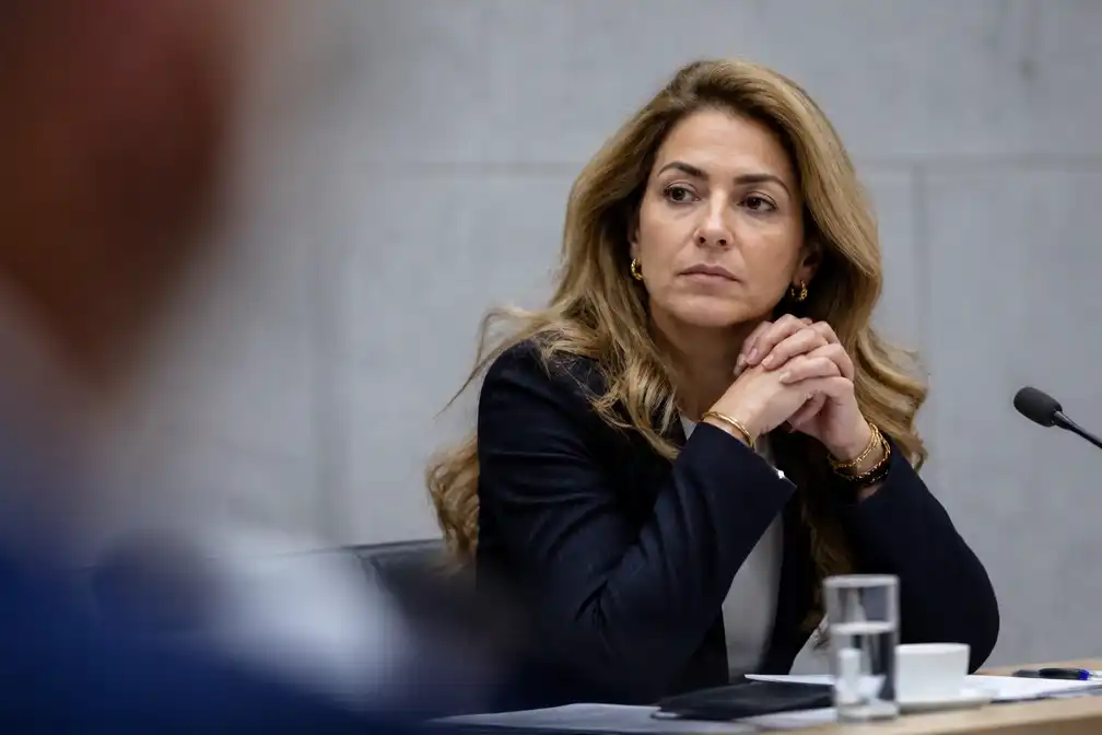 Defensieminister Yesilgöz noemt Rusland "vijand", discussie over retoriek