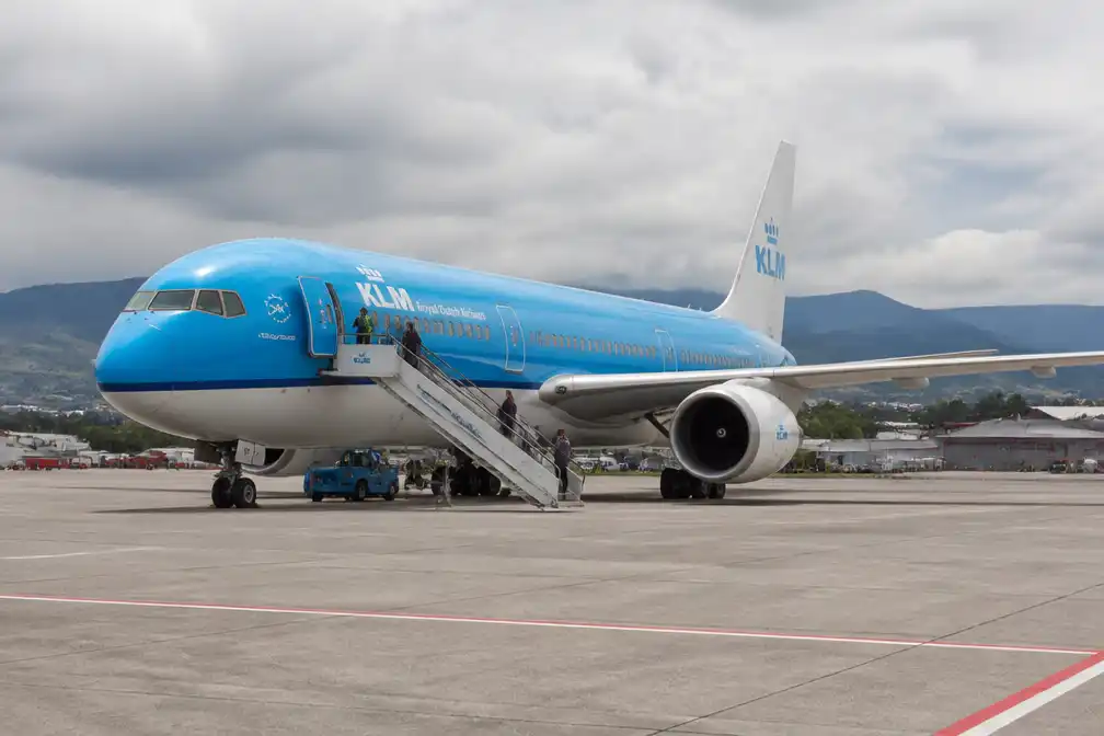 KLM-vlucht naar Panama landt in San José door tekort aan hotels