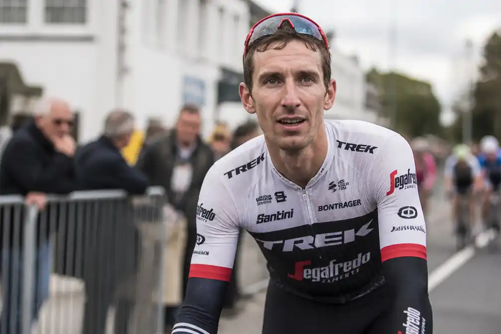 Bauke Mollema beëindigt profcarrière na 19 seizoenen in Ronde van Lombardije