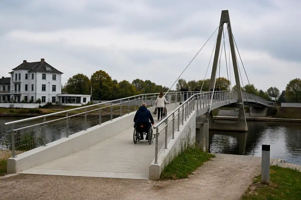 Tuikabelbrug in Lanklaar over Zuid-Willemsvaart heropend na jaren hellingsproblemen