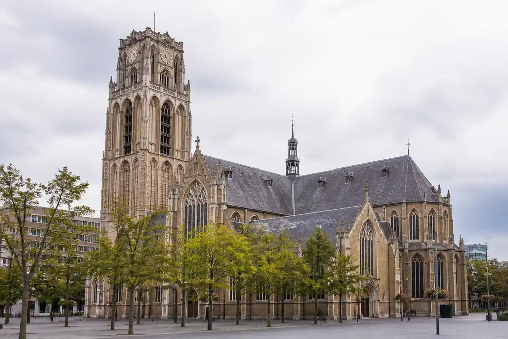 Ophef over halloweenfeest in Rotterdamse Laurenskerk, dominee ziet 'onschuldig verkleedpartijtje'