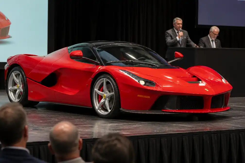 Ferrari LaFerrari brengt 5,18 miljoen euro op en is duurste auto ooit verkocht in België