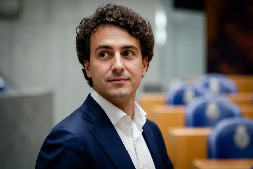Jesse Klaver terug als leider van PRO, partij aan kop in peilingen